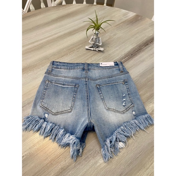 🆕 Coastal Tide High Waist Shorts - Picture 3 of 9